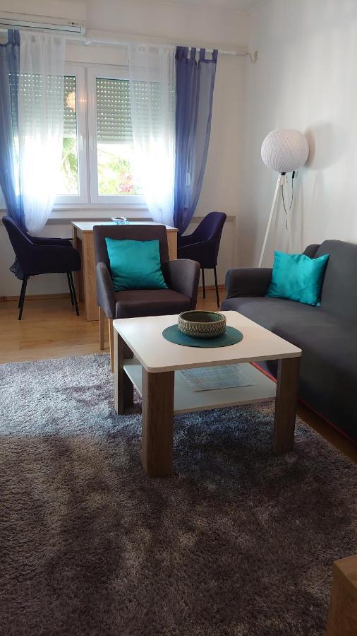 Apartments Tulipan - With Free Private Parking Garage 모스타르 외부 사진