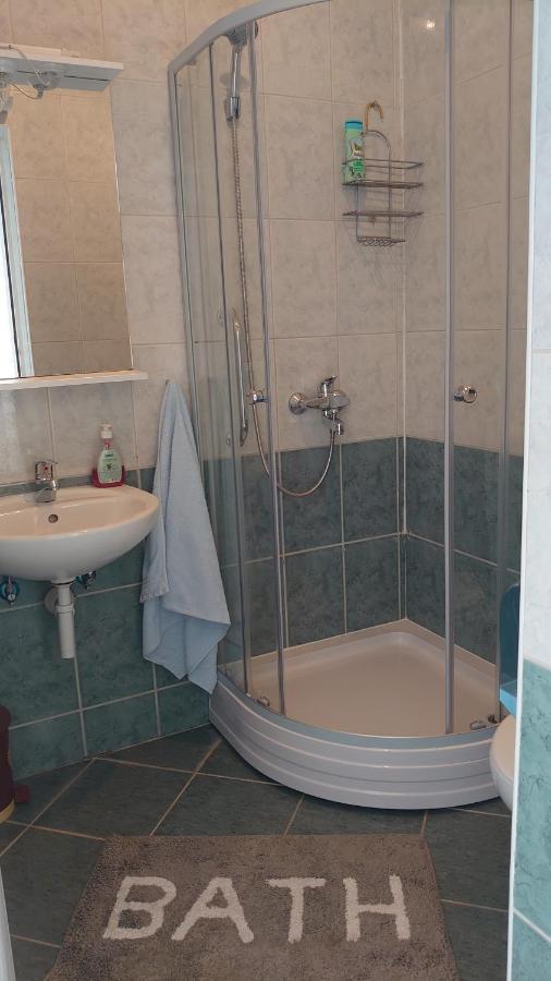 Apartments Tulipan - With Free Private Parking Garage 모스타르 외부 사진