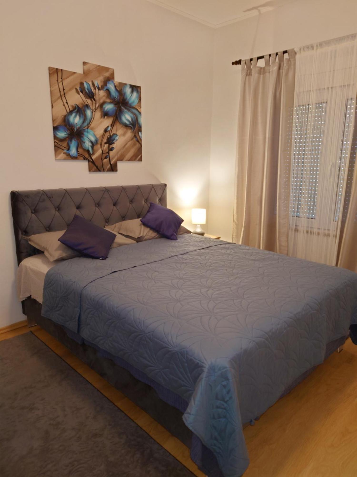 Apartments Tulipan - With Free Private Parking Garage 모스타르 외부 사진