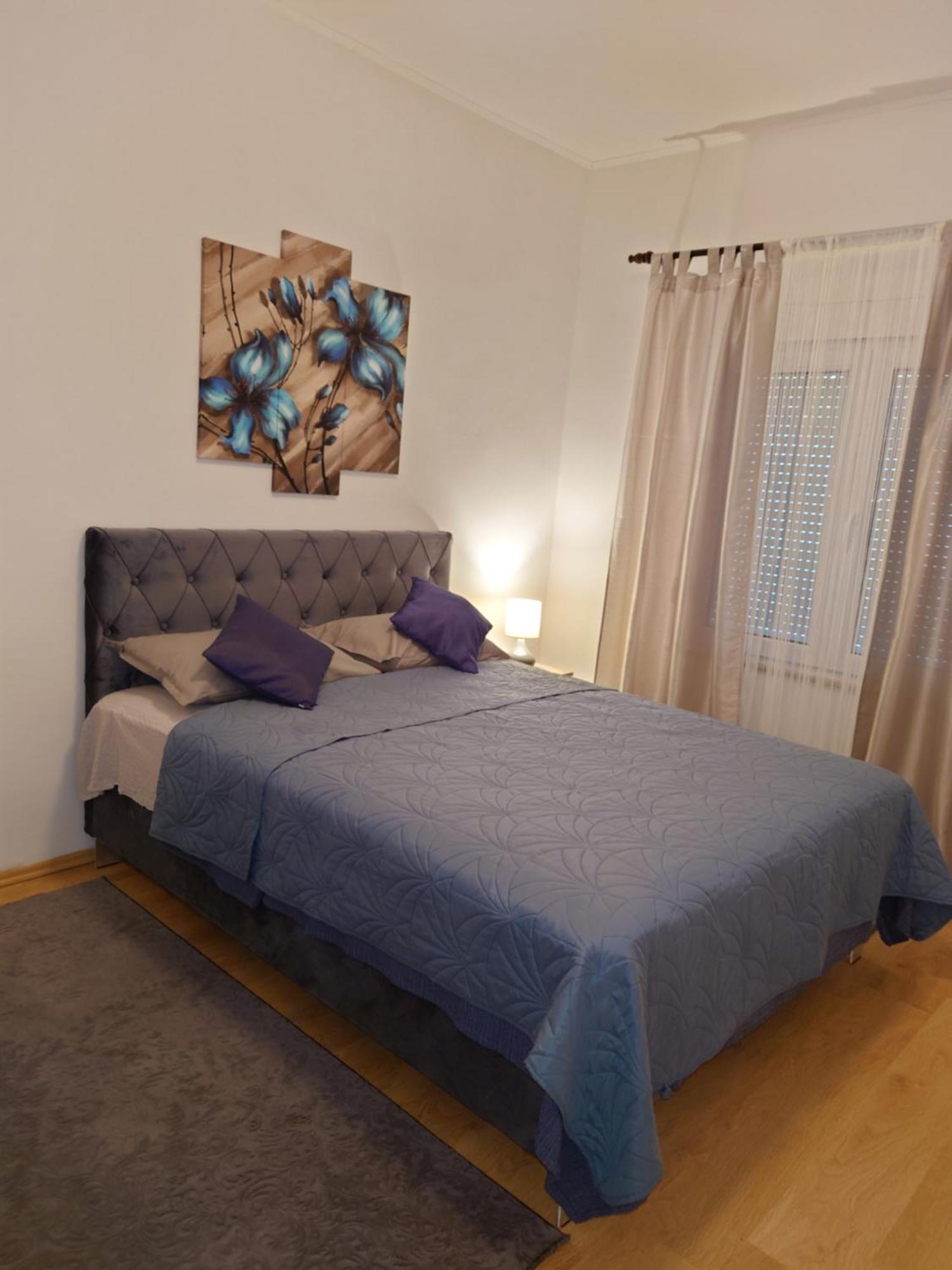 Apartments Tulipan - With Free Private Parking Garage 모스타르 외부 사진