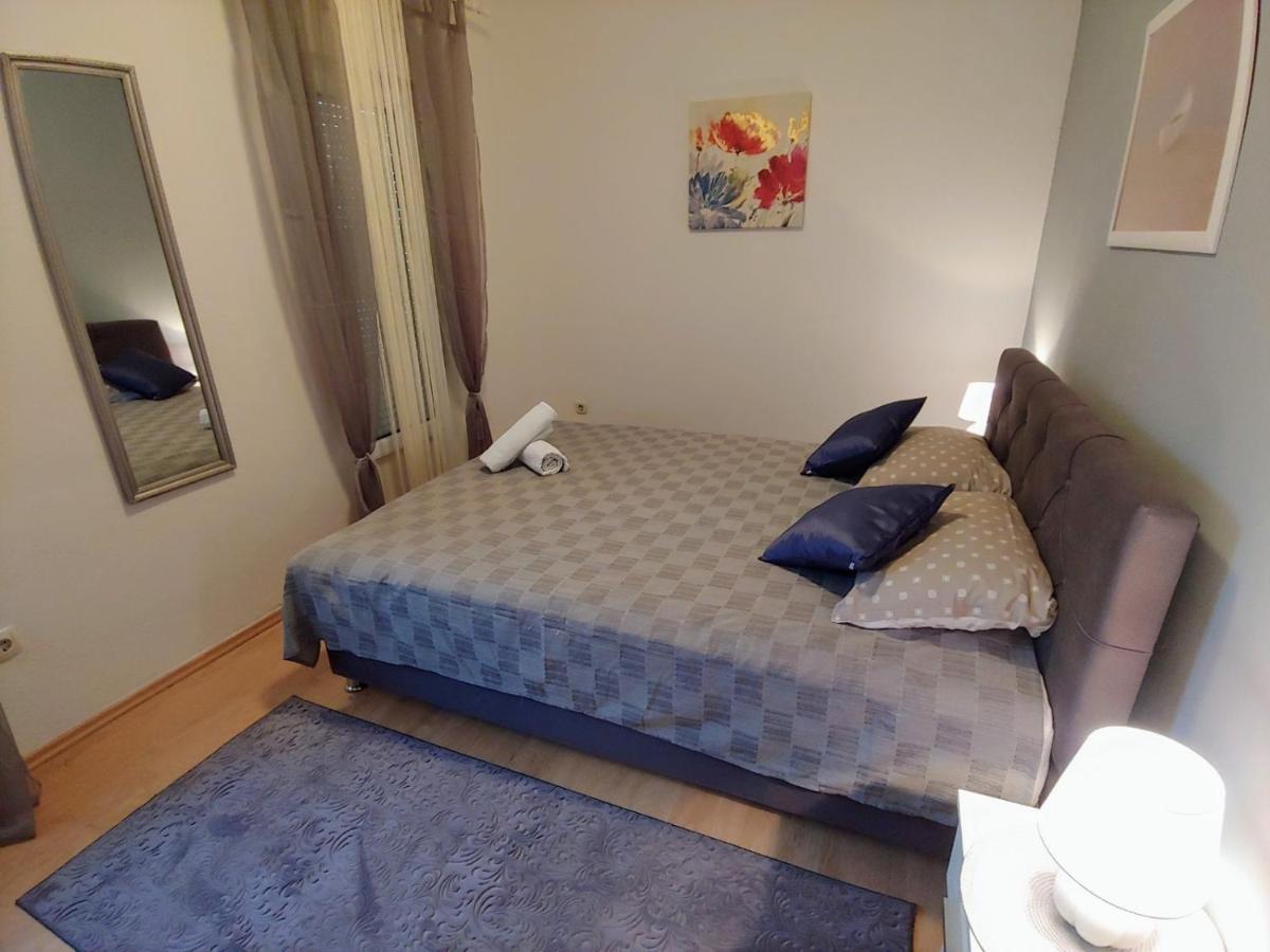 Apartments Tulipan - With Free Private Parking Garage 모스타르 외부 사진