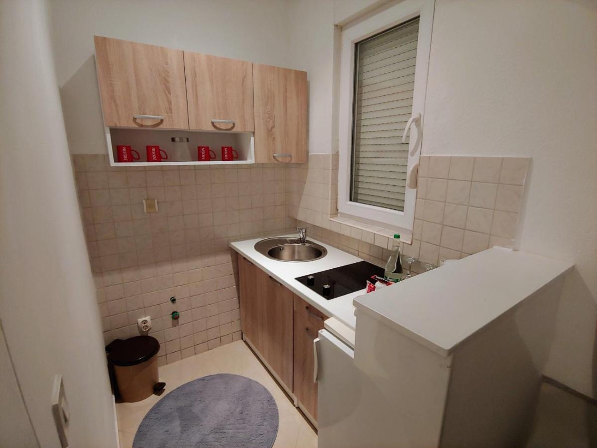 Apartments Tulipan - With Free Private Parking Garage 모스타르 외부 사진