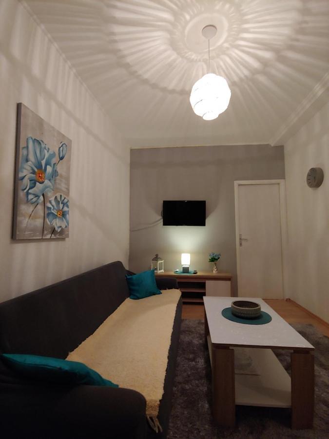 Apartments Tulipan - With Free Private Parking Garage 모스타르 외부 사진