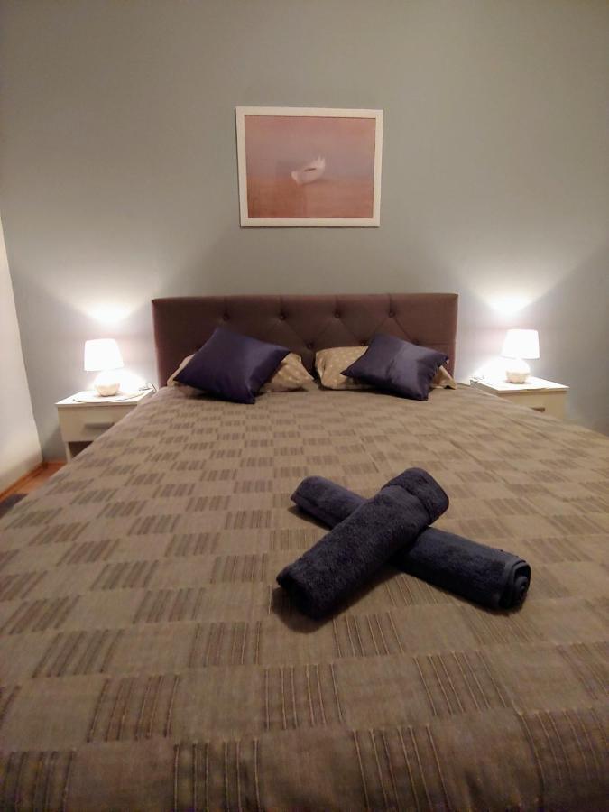 Apartments Tulipan - With Free Private Parking Garage 모스타르 외부 사진